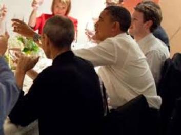 Mark Zuckerberg_SteveJobs_Andothers_DineWithPresidentObama